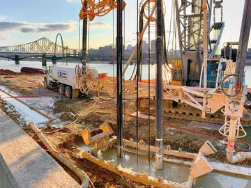 Dam work in East St. Louis, Florida by Bauer Foundation