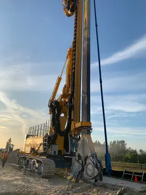 Bauer Spezialtiefbau installs Cutter Soil Mixing cut-off walls for the Herbert Hoover Dike in Florida